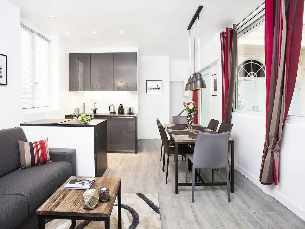 Charming 2Br-2Ba Between Le Marais & Le Louvre location